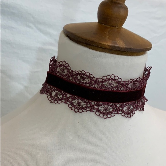 Jewelry - Gold Cake Shop Choker Necklace New on Card